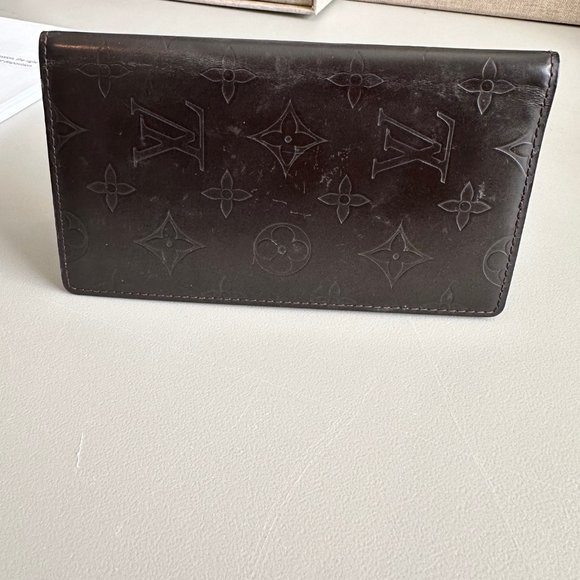 Louis Vuitton Checkbook Cover - Guaranteed Authentic. - Picture 1 of 3